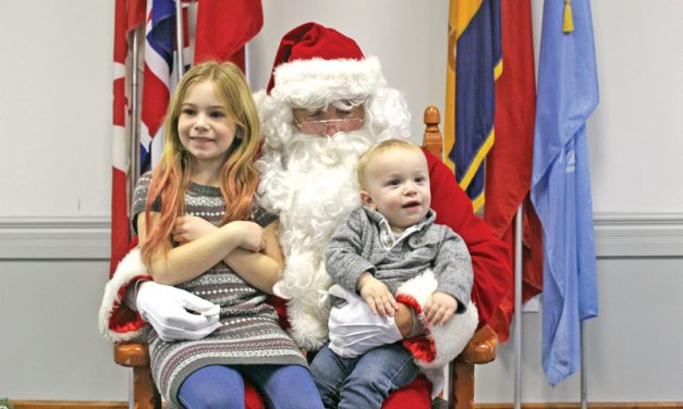 Hundreds enjoy breakfast with Santa