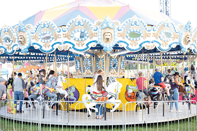 Despite soggy soil, Navan Fair shines