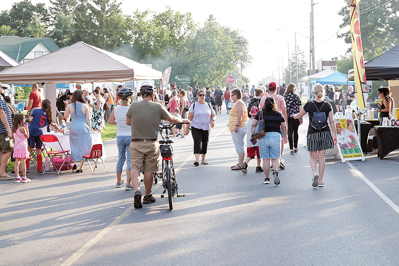 Meet Me on Main Street, Embrun: Community in both official languages